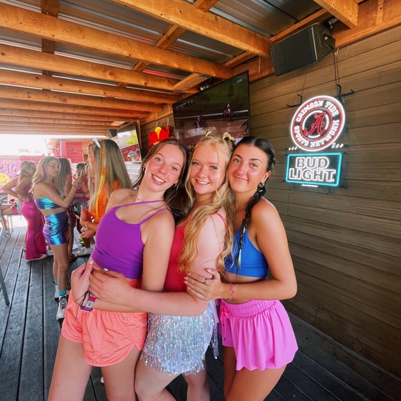 Meet your Posher, Lucy - Picture 3 of 3